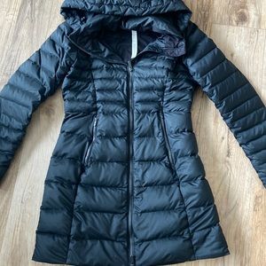 Lululemon size 6 Brave the Cold puffer